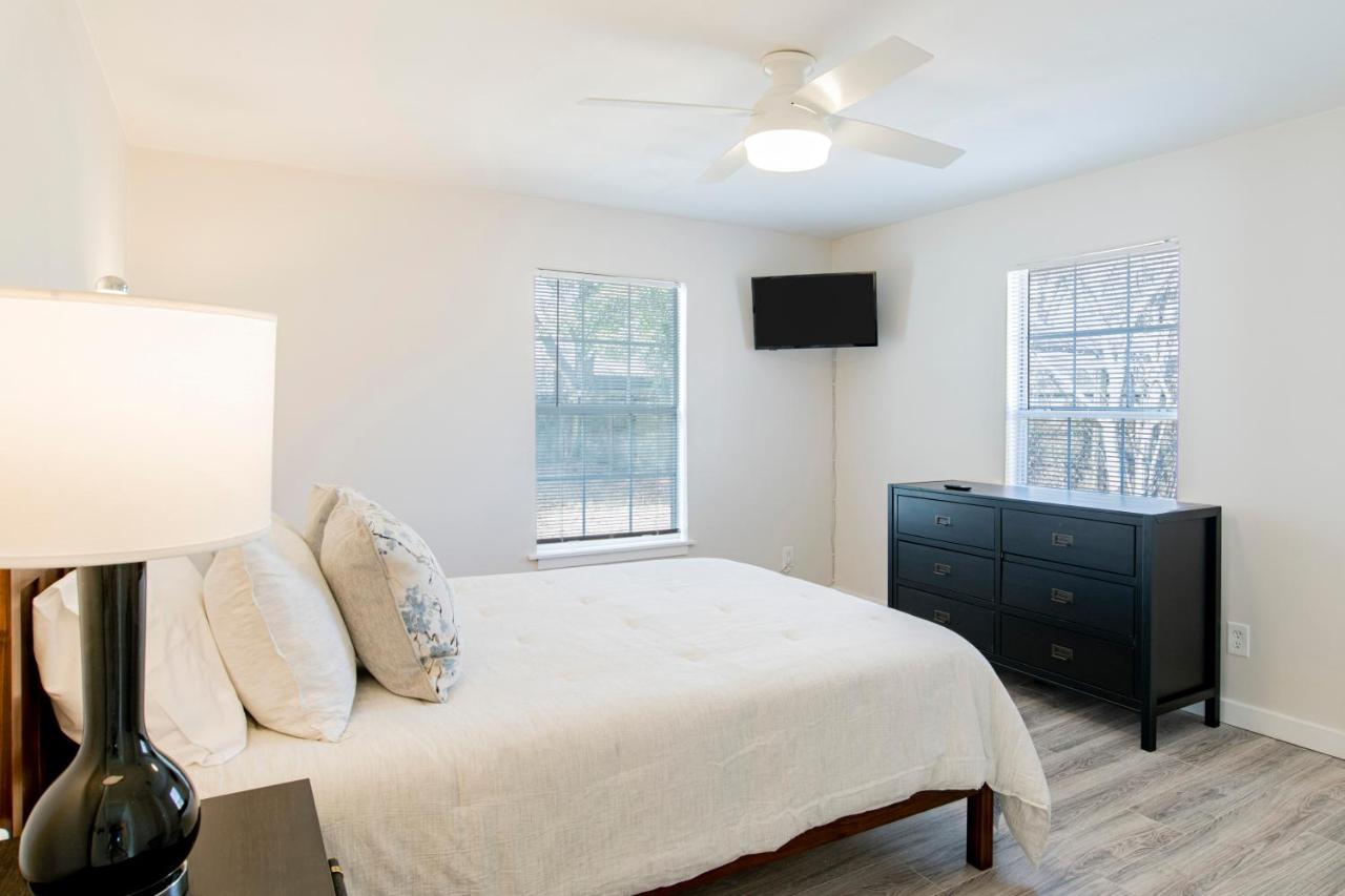 House In Newly Renovated! Quiet & Centrally Located! * Mobile